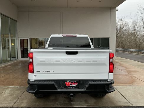 Used 2025 Chevrolet Silverado 1500 W/T w/ WT Value Package image 21