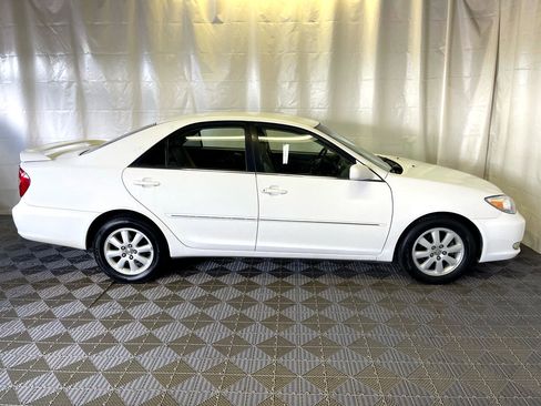 Used 2003 Toyota Camry XLE image 9