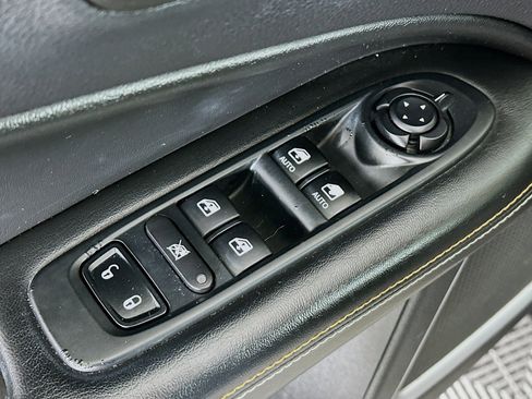 Used 2018 Jeep Compass Latitude w/ Popular Equipment Group image 15