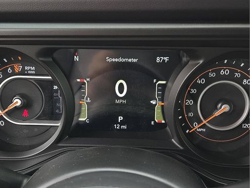 Used 2025 Jeep Gladiator Mojave AWD/4WD image 18