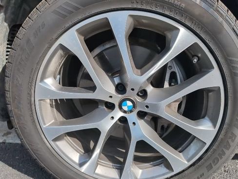Used 2024 BMW X5 xDrive40i w/ Premium Package AWD/4WD image 10