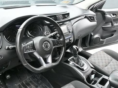Used 2017 Nissan Rogue Sport SV w/ SV All-Weather Package AWD/4WD image 27