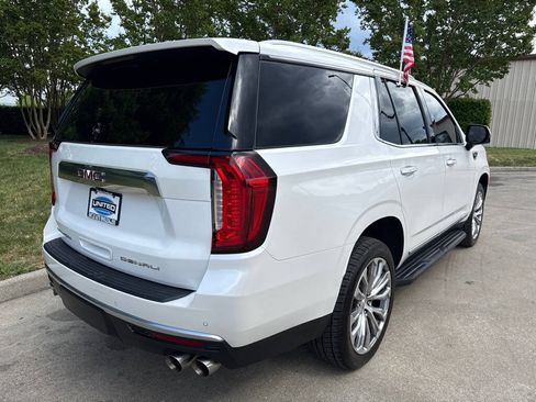 Used 2021 GMC Yukon Denali w/ LPO, Illumination Package AWD/4WD image 3