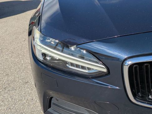 Used 2017 Volvo S90 T5 Momentum w/ Convenience Package image 10
