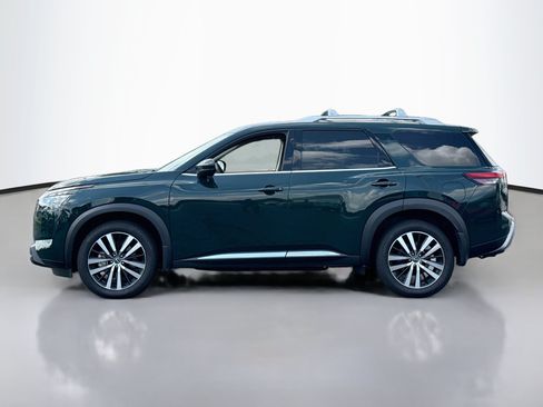 Certified 2025 Nissan Pathfinder Platinum w/ Cargo Package AWD/4WD image 4