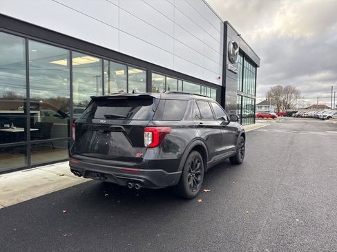 Used 2020 Ford Explorer ST image 3