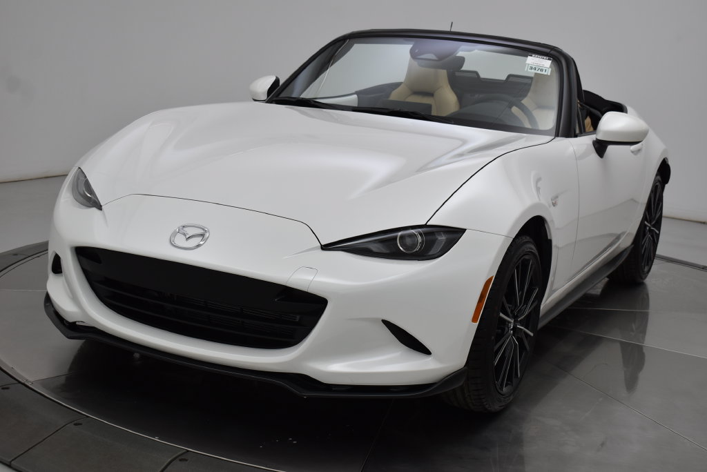 Used 2025 MAZDA MX-5 Miata Grand Touring w/ Appearance Package RWD image 13