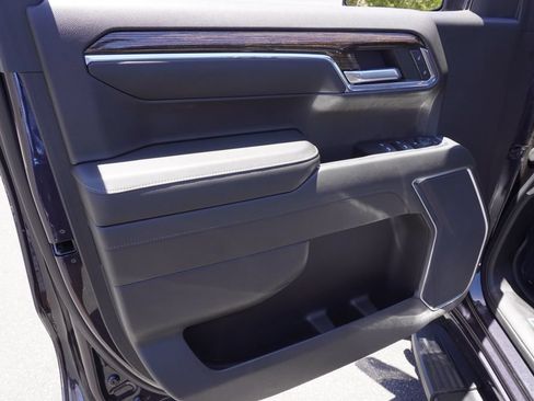 Certified 2022 GMC Sierra 1500 Elevation w/ LPO, Elevation Black Package RWD image 15