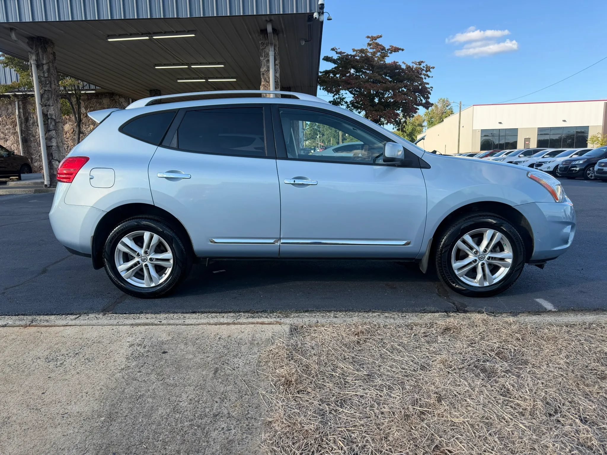 Used 2013 Nissan Rogue SV FWD image 8
