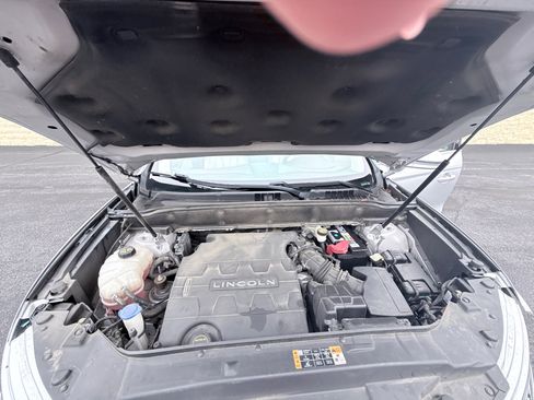 Used 2016 Lincoln MKX Select w/ Climate Package image 18