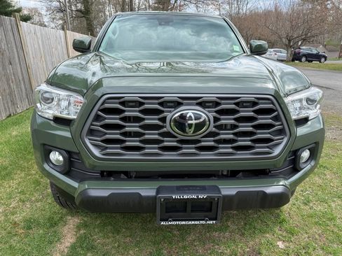 Used 2021 Toyota Tacoma SR5 w/ Trail Edition image 3