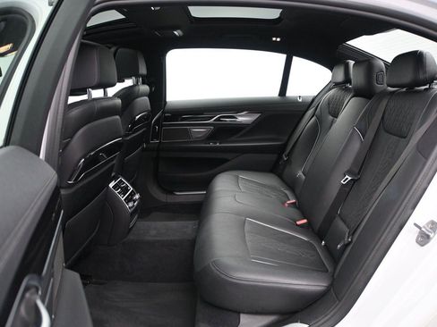 Used 2019 BMW 750i xDrive w/ M Sport Package AWD/4WD image 10