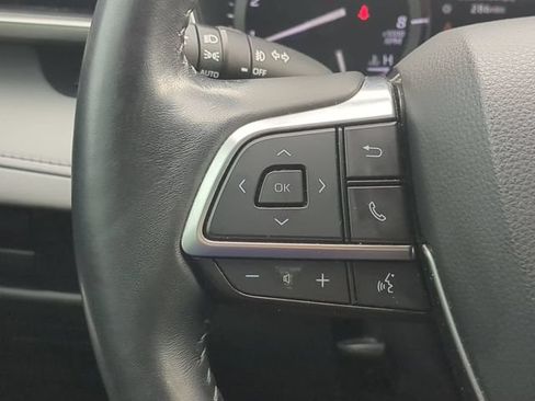 Used 2021 Toyota Highlander XLE FWD image 31