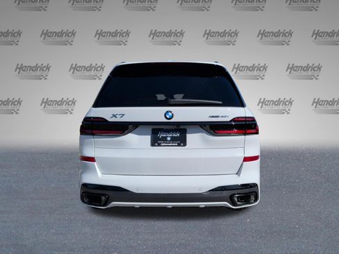 Used 2026 BMW X7 xDrive40i w/ M Sport Package AWD/4WD image 11