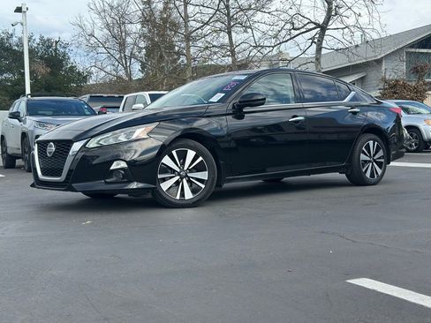 Used 2019 Nissan Altima 2.5 SV image 1