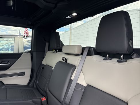 New 2026 GMC Hummer EV 4x4 Crew Cab image 24