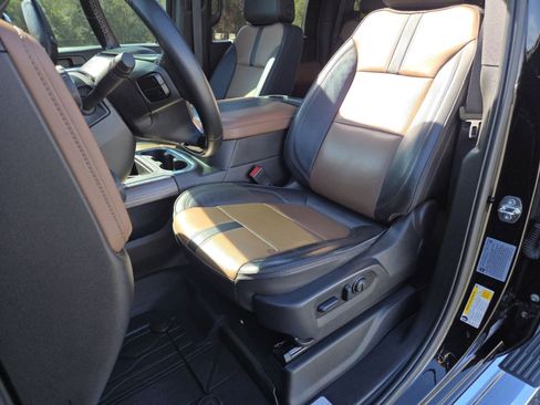 Used 2023 Chevrolet Silverado 2500 High Country image 33