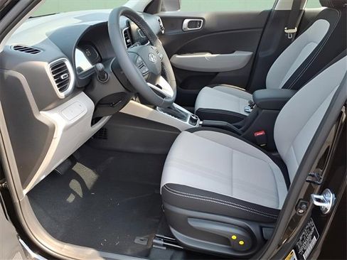 New 2025 Hyundai Venue SEL image 10