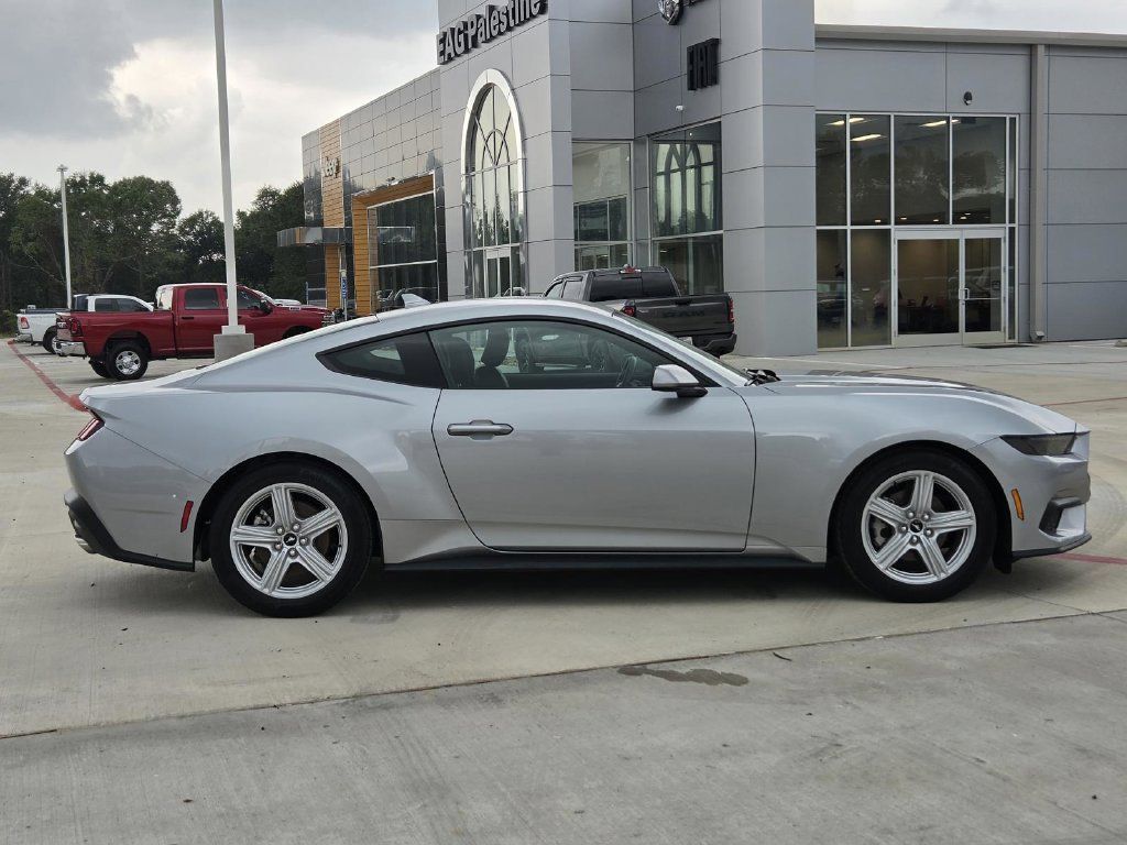Used 2026 Ford Mustang Premium RWD image 9