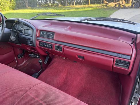 Used 1997 Ford F250 4x4 Regular Cab Heavy Duty image 18