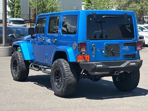 Used 2014 Jeep Wrangler Unlimited Sahara AWD/4WD image 8