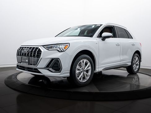 Certified 2023 Audi Q3 2.0T Premium w/ Convenience Package image 7