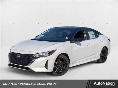 Used 2025 Nissan Sentra SR image 1