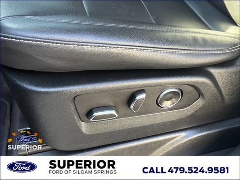 Used 2022 Cadillac Escalade ESV Luxury w/ LPO, Illumination Package image 22