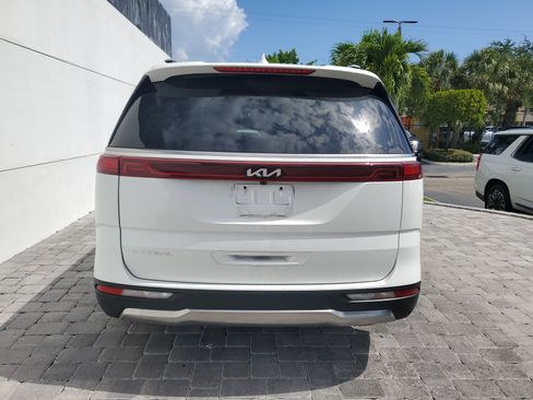 Used 2024 Kia Carnival SX Prestige FWD image 2