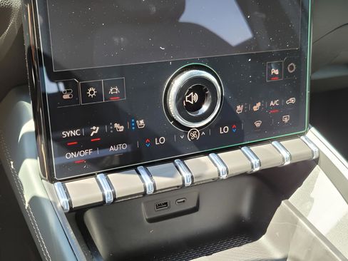 New 2026 GMC Terrain AT4 w/ Convenience Package III image 33