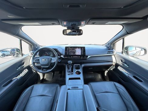 Used 2021 Toyota Sienna XSE w/ XSE Plus Package FWD image 14