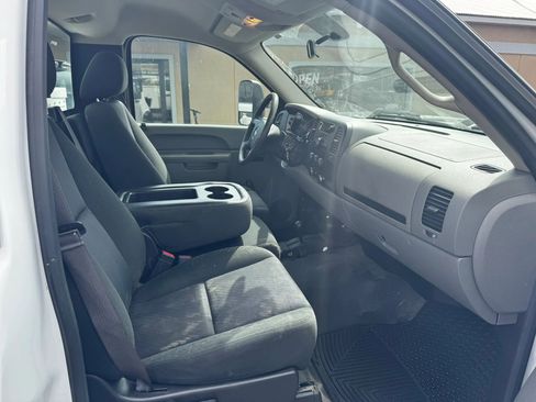 Used 2013 Chevrolet Silverado 2500 W/T w/ Snow Plow Prep Package image 16