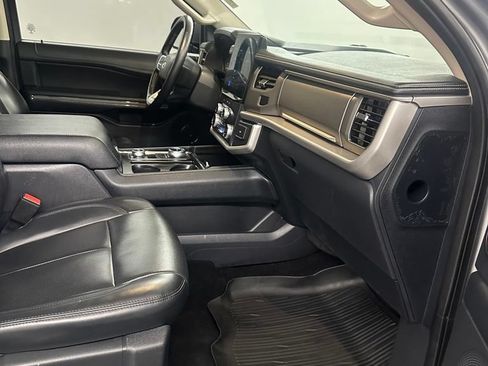 Used 2022 Ford Expedition XLT AWD/4WD image 39