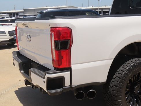 Used 2023 Ford F350 Lariat w/ Lariat Ultimate Package AWD/4WD image 12