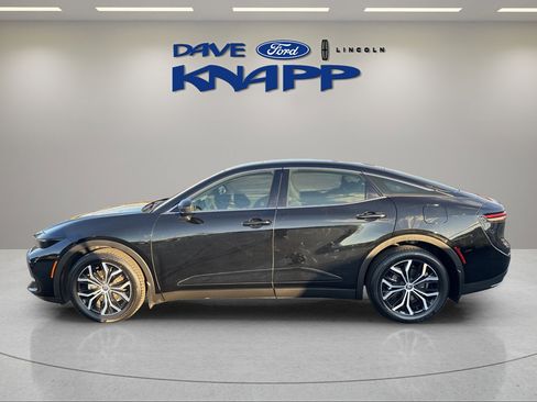 Used 2023 Toyota Crown XLE image 6