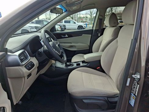 Used 2020 Kia Sorento LX image 13