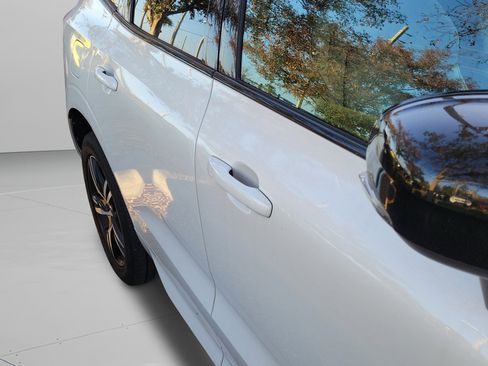 Used 2020 Volvo XC60 T5 R-Design image 12