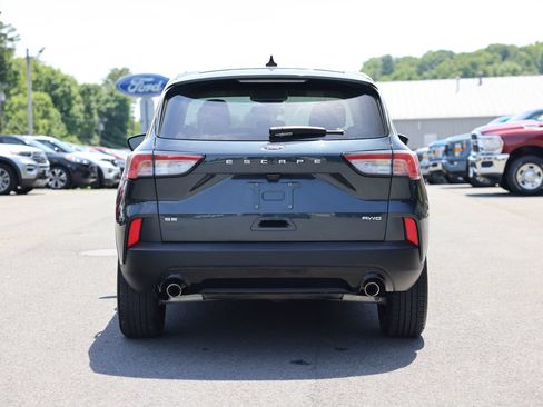 Certified 2022 Ford Escape SE w/ SE Sport Appearance Package AWD/4WD image 4