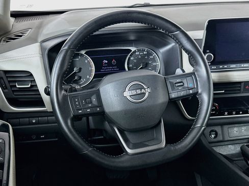 Used 2025 Nissan Rogue SV AWD/4WD image 18