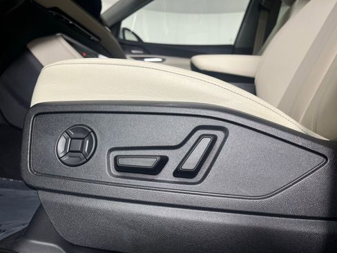 Certified 2025 Audi Q5 2.0T Premium Plus w/ Premium Plus image 13