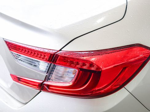 Used 2019 Honda Accord LX image 9
