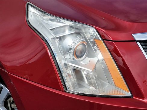 Used 2011 Cadillac SRX Luxury image 10