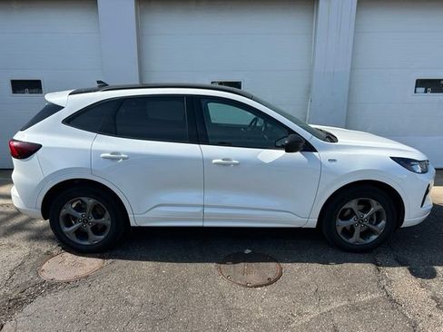 Used 2023 Ford Escape ST-Line w/ Tech Pack #1 AWD/4WD image 6
