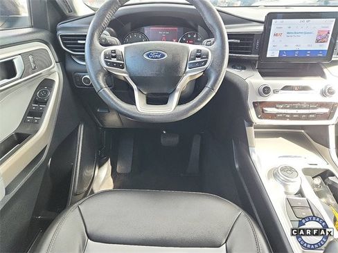 Certified 2022 Ford Explorer XLT w/ Equipment Group 202A image 9