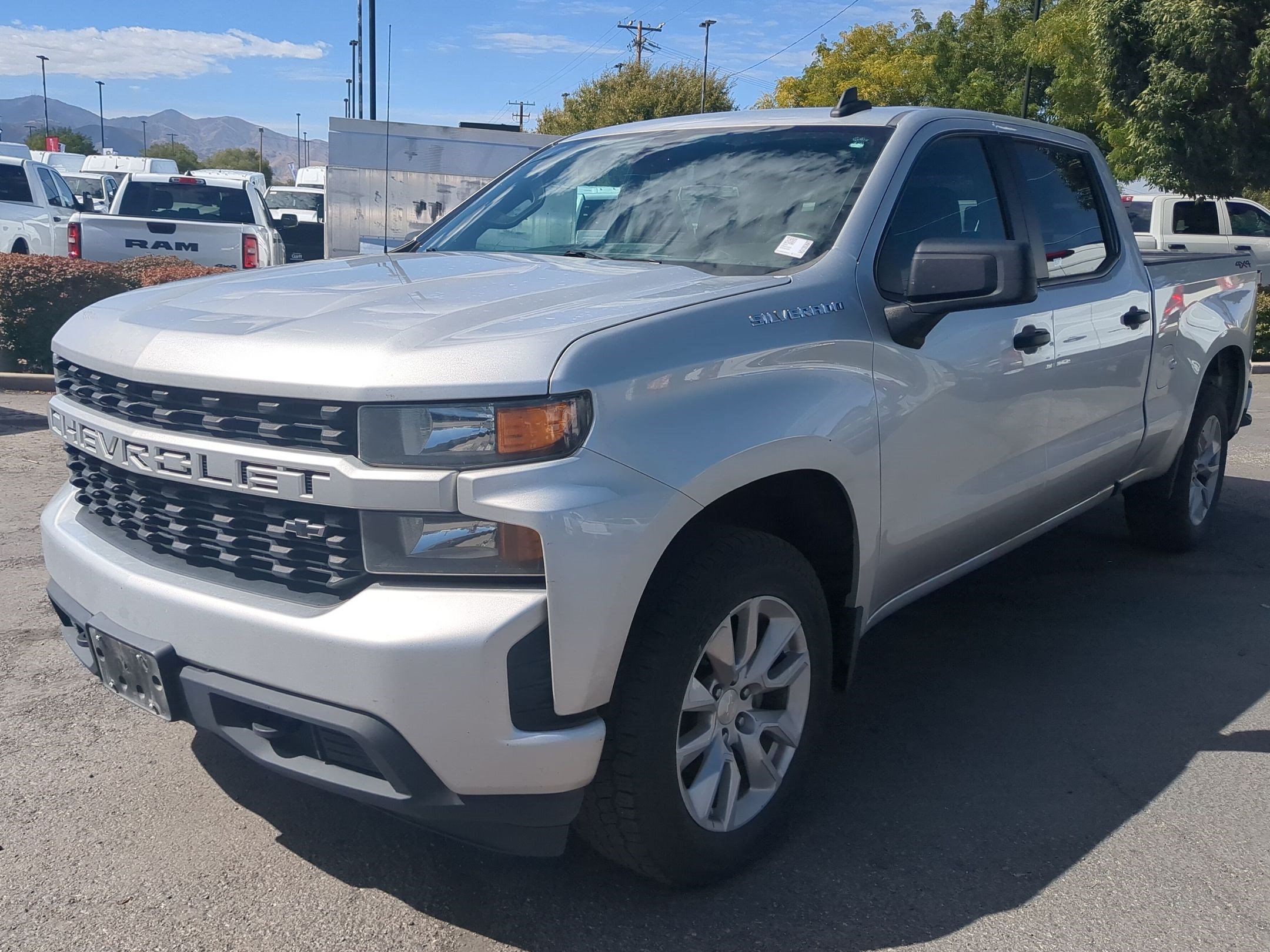 Used 2022 Chevrolet Silverado 1500 Custom w/ Safety Confidence Package AWD/4WD image 10