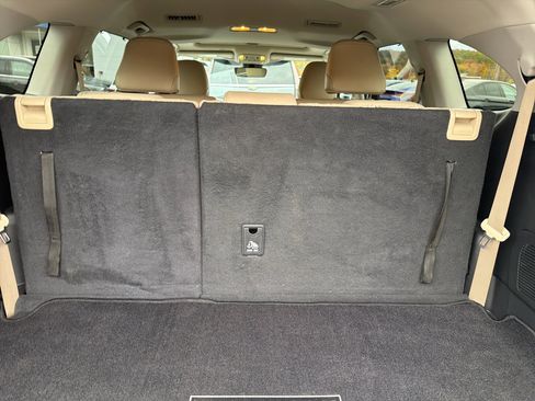 Used 2022 Toyota Highlander XLE image 12