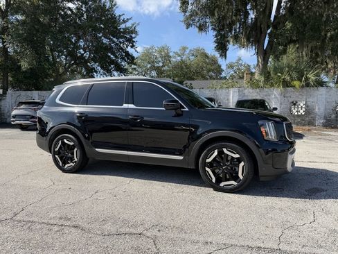 Certified 2024 Kia Telluride EX FWD image 2