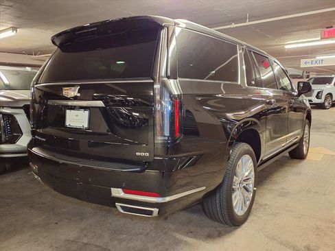 New 2026 Cadillac Escalade ESV Luxury image 8