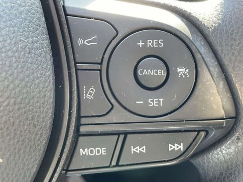 Used 2020 Toyota RAV4 LE image 20