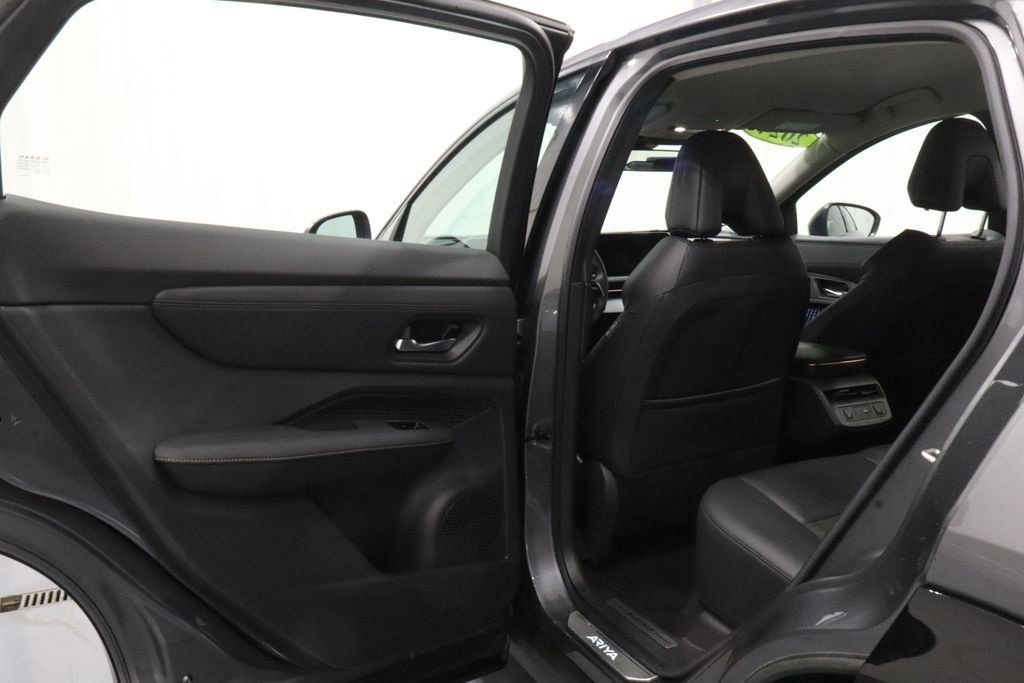 Used 2024 Nissan Ariya AWD image 14